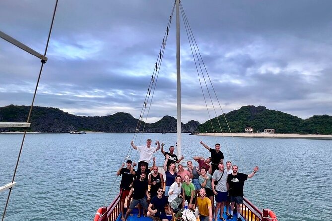 Ha Long Bay Cruise Day Tour-Cave, Kayaking,Ti top island & Lunch - Lunch on board: filling, but not a sure thing