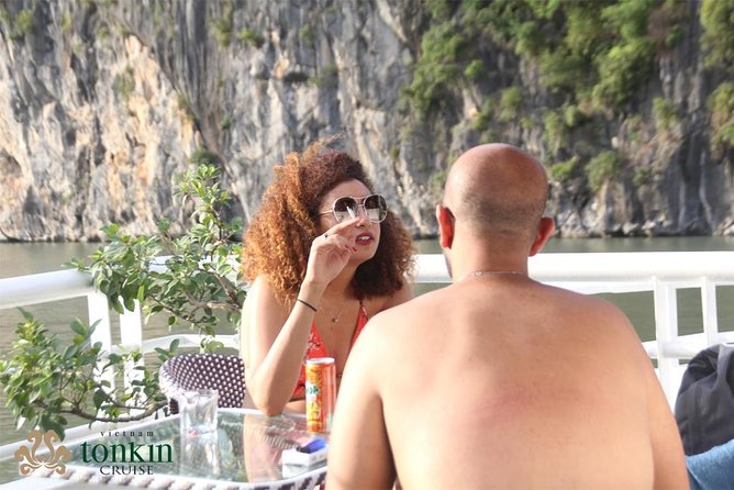Ha Long Bay Cruise Day Tour with lunch, kayaking, surprise cave & titop island - What to bring, and what to expect from the bay