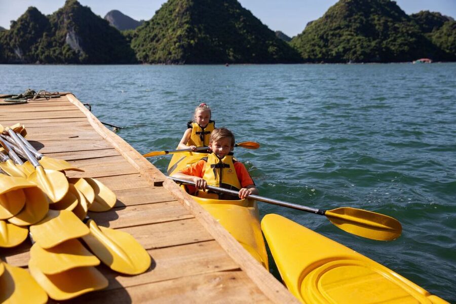 Ha Long & Lan Ha Bays: 2-Day Cruise with Meals & Kayaking - Day two: Tai Chi, kayaking and a swim