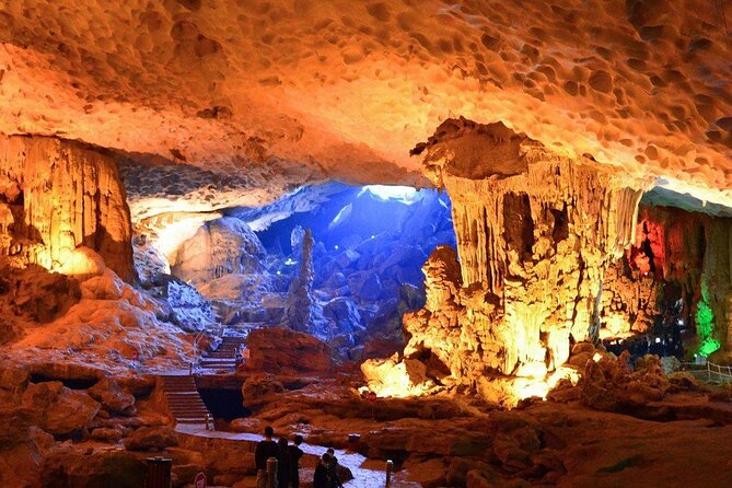 Halong 6 hours Boat tour with Cave, Kayak, lunch, transfer high-way from Hanoi - Paddling into Luon lagoon