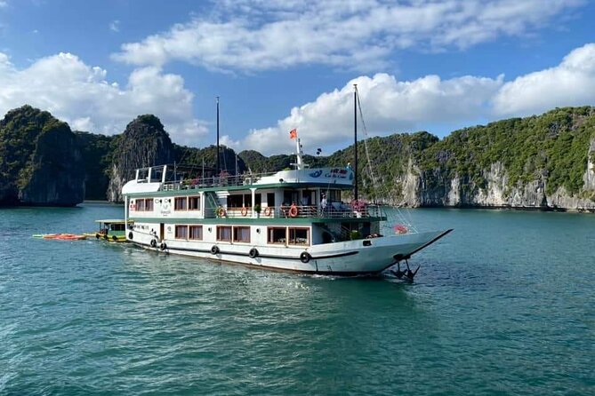Halong Bay 2 days on classic cruise, small group, biking-kayaking - Kayaking near Dark and Bright Cave