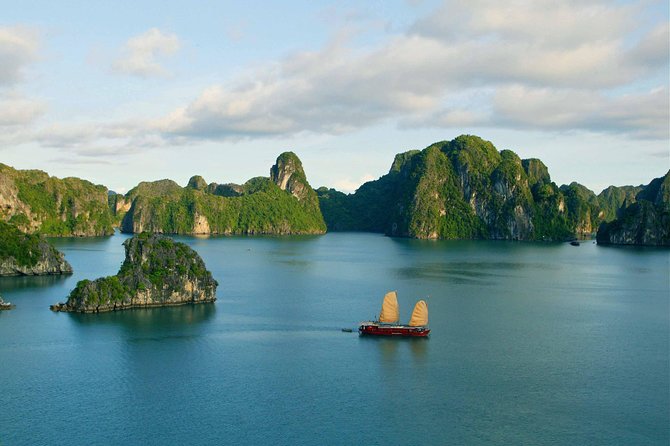 Halong Bay 2D1N BEST CRUISES All-Inclusive: Transfer, Meals, Kayak, Cave, Island - A night on board, without the party-boat pitch