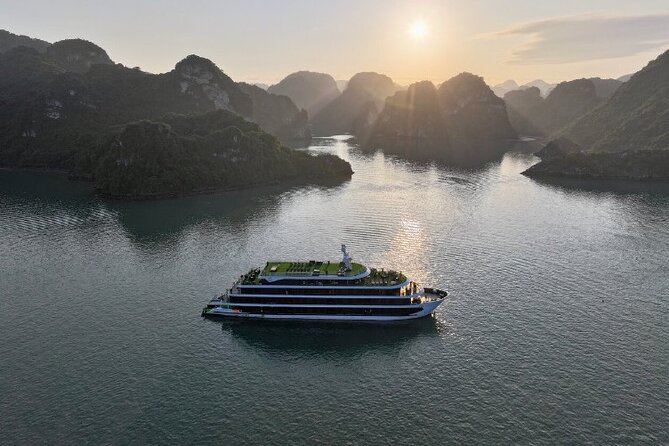Halong Bay 2D1N Cruise multi options, transfer, swim and kayaking - Leaving Hanoi and reaching the water
