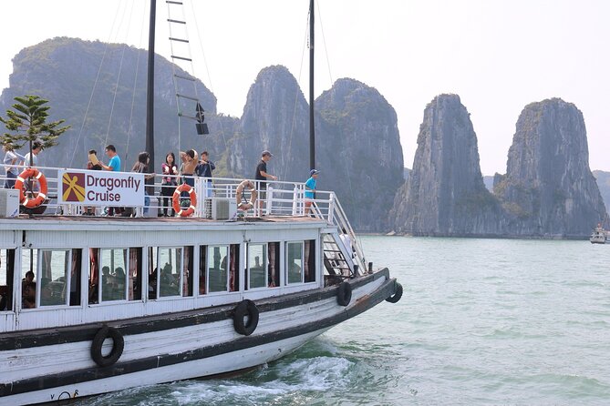Halong Bay Day Tour Islands, Cave, Kayak. Lunch. All inclusive - Two famous islets, seen from the boat