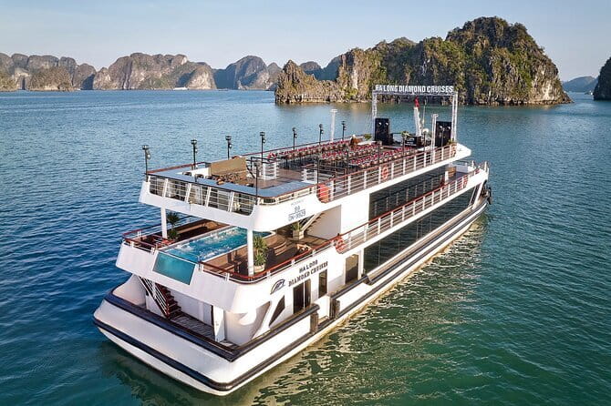 Halong Bay Day Tour Luxury Cruise With Jacuzzi and Buffet Lunch - Who will get the most from this day trip