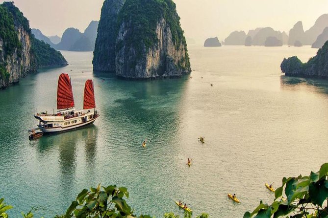 Halong Bay Full Day with Kayaking, Hiking viewpoint, Cave - Deluxe To Luxury - What the guides and group format add
