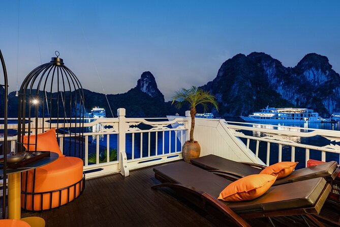 Halong Bay - Hera Luxury Day Cruise 7.5 Hours - Seafood lunch, lobster soup and a cooking class