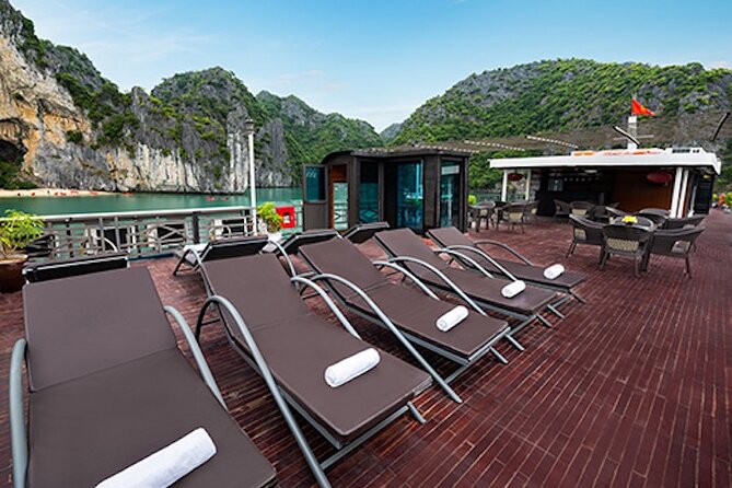 HaLong - LanHa Bay With La Pandora Boutique Cruises 2Days/1Night - Day one: lunch among the islets, then on to Lan Ha Bay