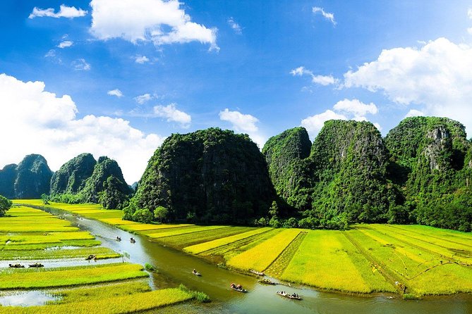 Hang Mua - Hoa Lu - Tam Coc Small Group Tour 8 People a Group - Tam Coc by river: caves, limestone and a local rower