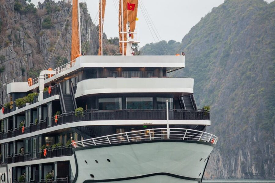 Hanoi: 2-Day Halong & Lan Ha Bay 5-Star Cruise with Balcony - Cabin comfort and crew service