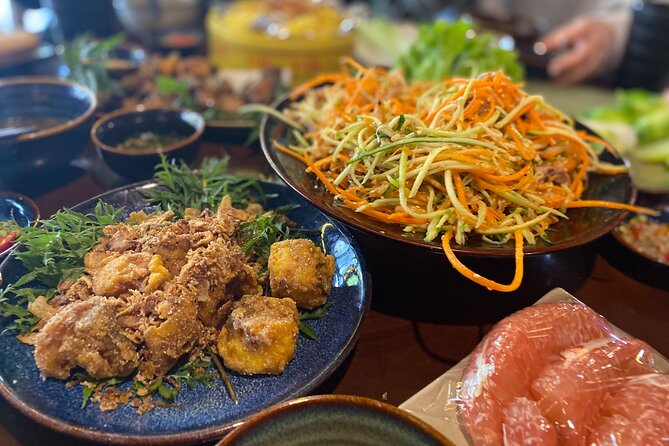 Hanoi: 7 Tasting Street Food Walking Tour and Train Street - Food requirements and expectations
