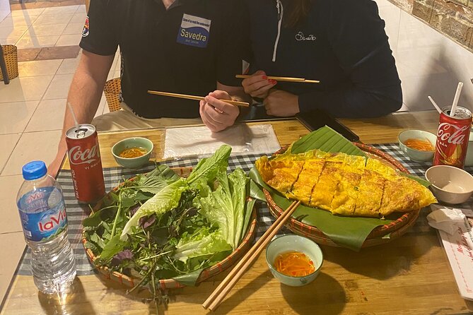 Hanoi: 7 Tasting Street Food Walking Tour and Train Street - Seven tastes, with room for a few surprises
