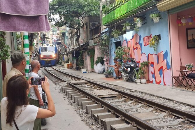Hanoi All-In-One Tour: Highlights & Train Street & Culture & Fun - A local drink and a taste of daily life