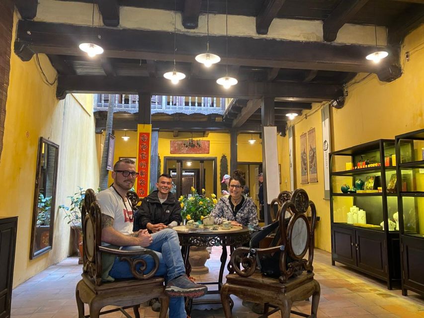 Hanoi: All-in-One Walking Tour Through a Train Street - What a private guide adds