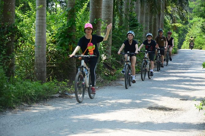 Hanoi Bicycle Tours: Half Day Bicycle Tours Hanoi Countryside - Crossing Long Bien Bridge