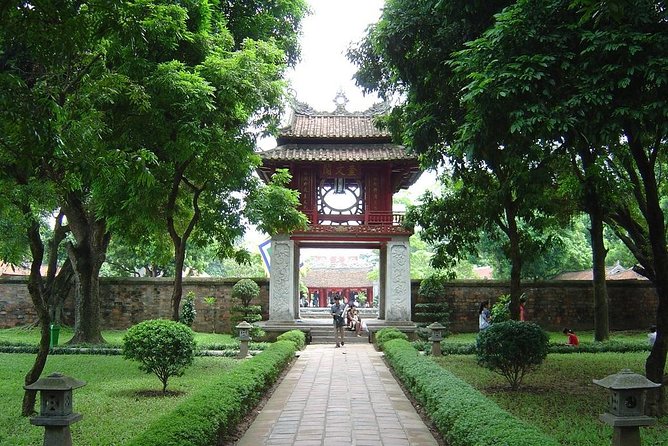 Hanoi City Tour Full Day ALL IN ONE - ALL INCLUDED - The Ho Chi Minh complex, with a closure caveat