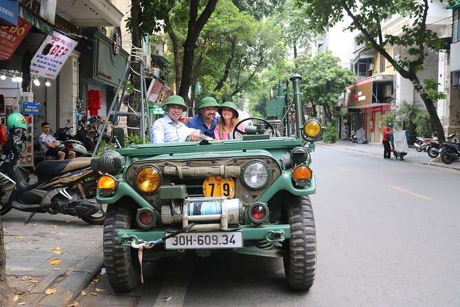 Hanoi City Tour Highlight, Train Street Combine visit Countryside - Thang Long Citadel and B-52 Lake