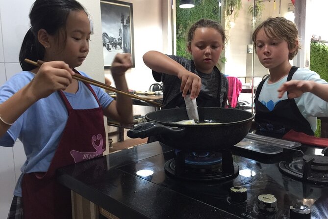 Hanoi Cooking Class and Market Tour in Ancient House - Should you book it?