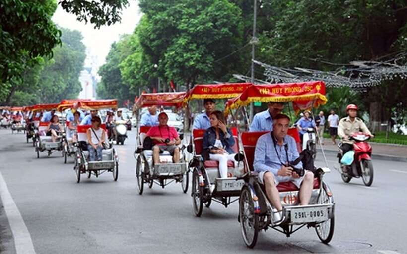Hanoi: Cyclo the Old Quarter and Egg Coffee Tour - Hoan Kiem Lake, the bridge, and Jade Mountain Temple