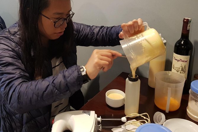 Hanoi Egg Coffee making course - The demonstration, then your turn