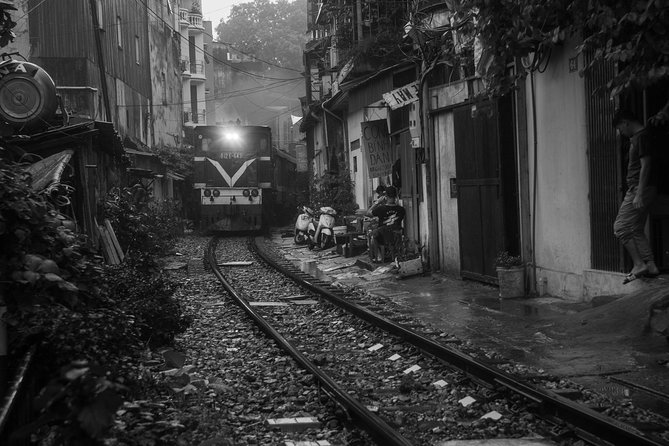 Hanoi Explorer Photo Tour - Finding pictures in the Old Quarter