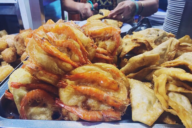 Hanoi food tour-Local street food tour (food&guide included) - Crossing Hanoi’s streets is part of the lesson