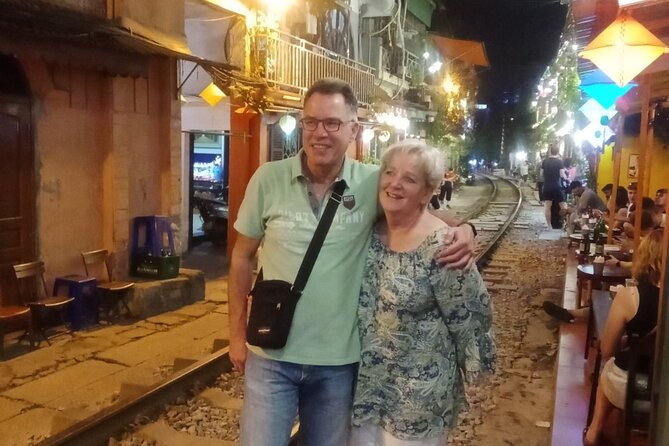 Hanoi Food & Train Street Tour - Eating your way through the Old Quarter