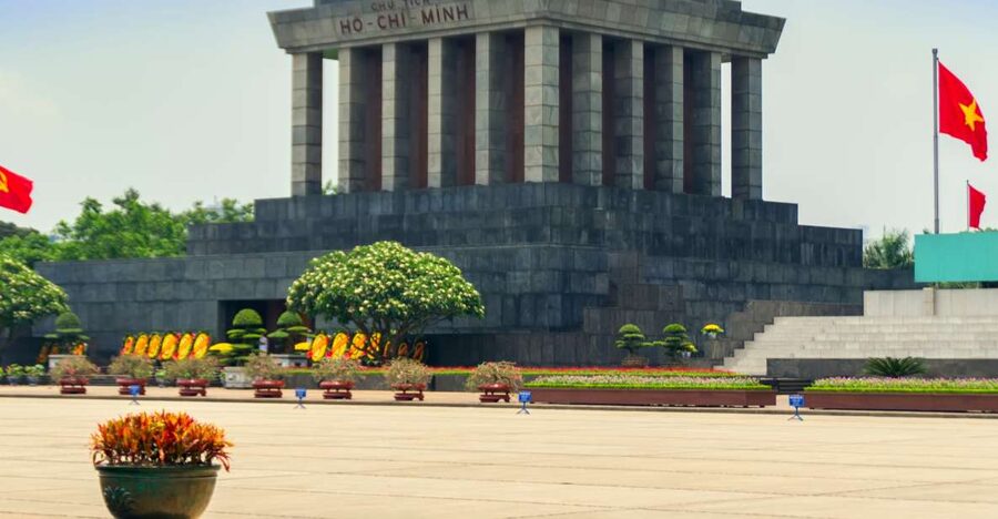 Hanoi: Full-Day City Tour and Water Puppet Show - Ho Chi Minh complex and the Mausoleum schedule