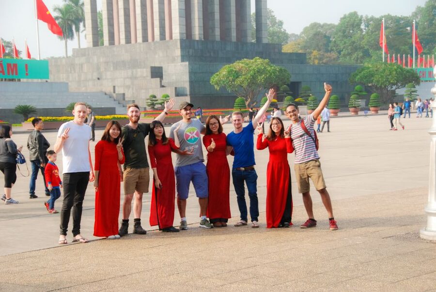 Hanoi: Full-Day City Tour and Water Puppet Show - A museum visit that changes on Mondays