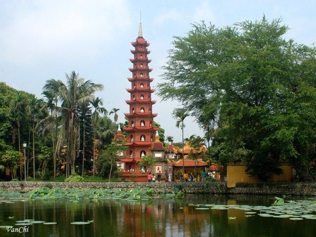 Hanoi: Full-Day City Tour and Water Puppet Show - Water puppets near Sword Lake