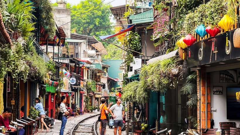Hanoi: Guided Food Tour with Train Street Visit - From Bát Sứ Street into Hanoi’s food scene