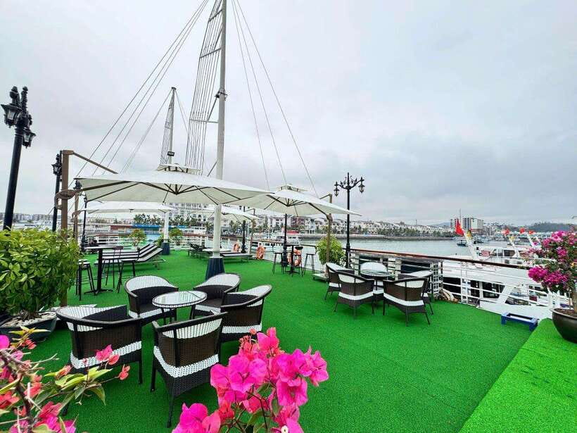Hanoi: Ha Long Bay Day Trip - Luxury Cruise & Buffet Lunch - Guides, Comfort, and Value