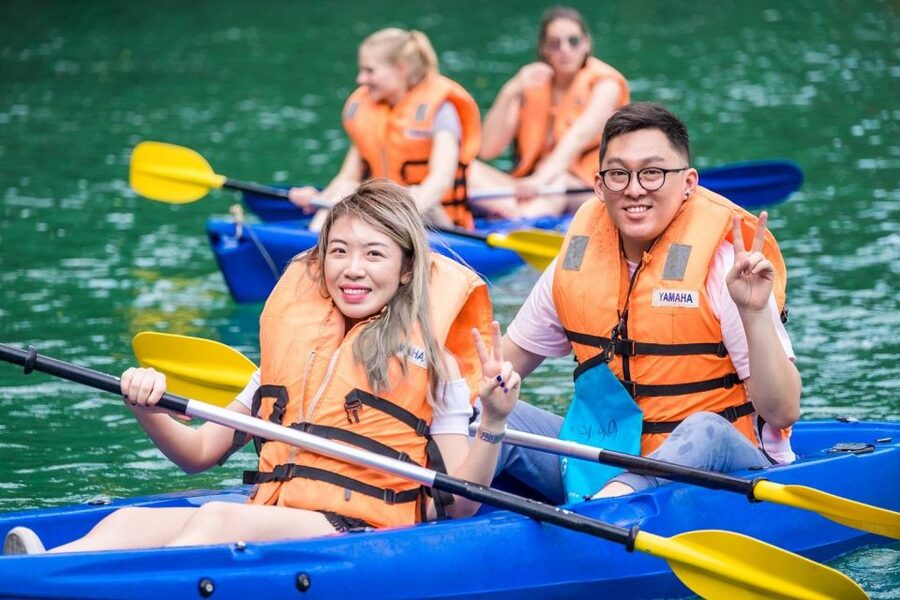 Hanoi: Halong Bay Day Trip with Titop Island, Cave, & Kayak - Kayak or bamboo boat at Luon Cove