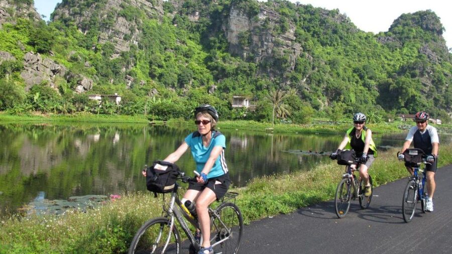 Hanoi: Hoa Lu, Trang An, and Mua Cave Full-Day Trip - What $48 buys you