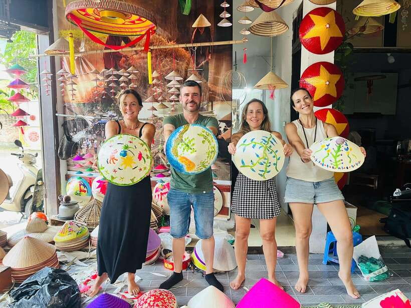 Hanoi: Incense Village, Hat, and Lacquer Artisanal Tour - What the schedule feels like on the road