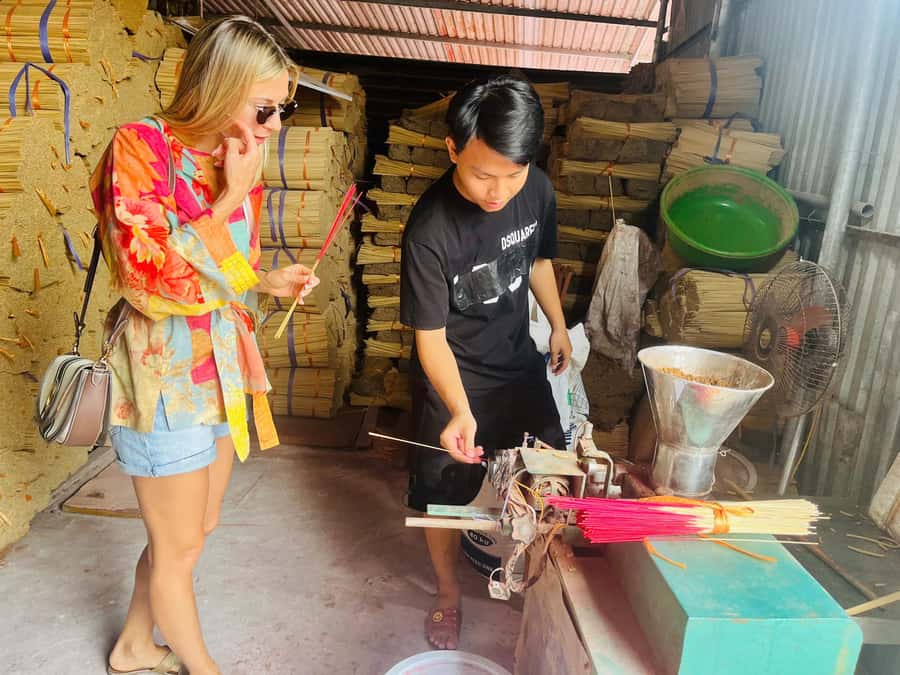 Hanoi: Incense Village, Hat, Lacquer, & City Highlights Tour - Practical details before you book