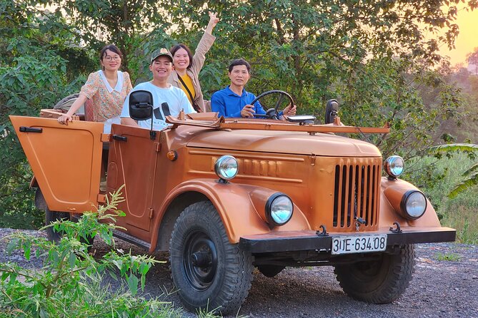 Hanoi Jeep Tour: Red River Countryside+ Backstreet+ Train-street - Train Street and the café stop