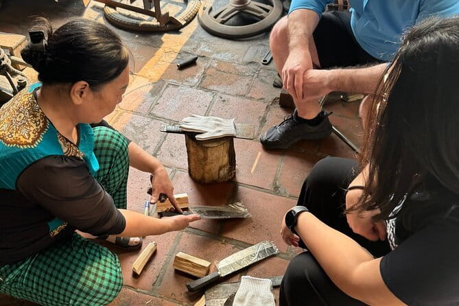 Hanoi Knife-Making Class:Join the Legacy in Blacksmith's Workshop - Start with a blade design