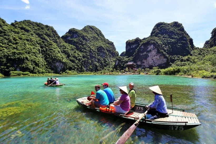 Hanoi: Ninh Binh, Bai Dinh/Hoa Lu, Trang An, & Mua Cave Tour - Buffet lunch before the afternoon