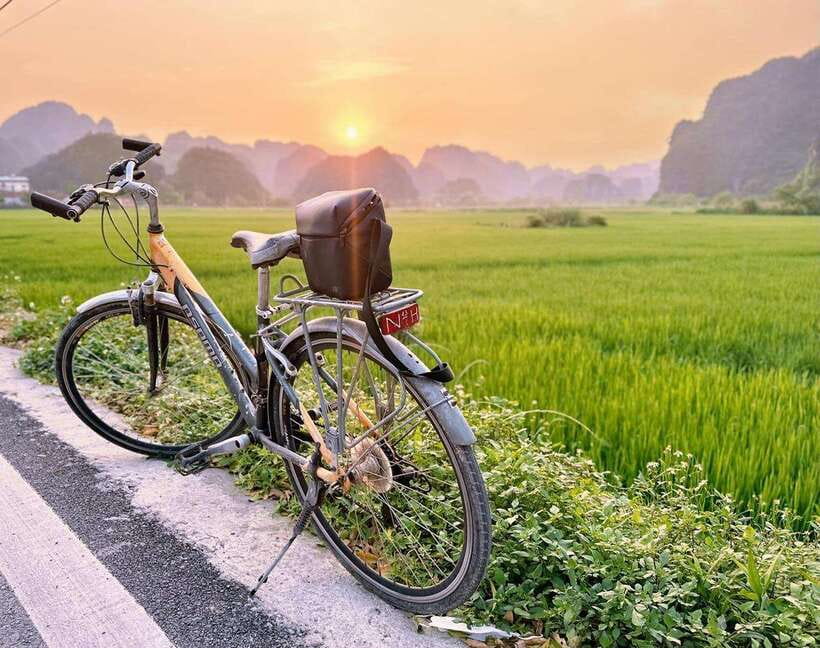 Hanoi: Ninh Binh- Hoa Lu - Trang An - Mua Cave - Best Seller - What the $46 fare covers