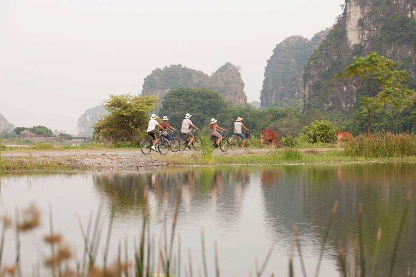 Hanoi: Ninh Binh- Hoa Lu - Trang An - Mua Cave - Best Seller - Who should book this Ninh Binh day trip?