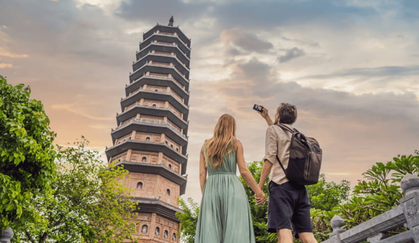 Hanoi: Ninh Binh, Trang An, Mua Cave and Bai Dinh Pagoda - Transport, guides and the day’s rhythm
