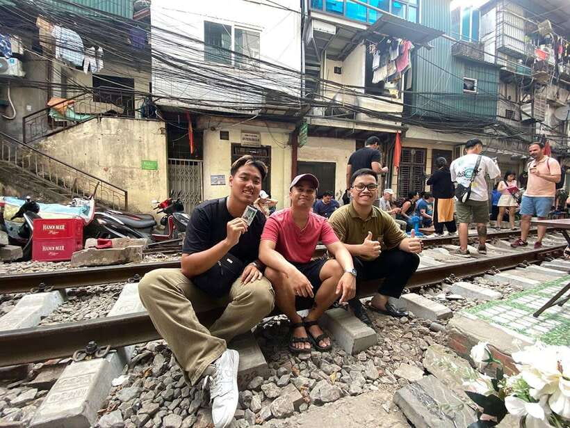 Hanoi: Old Quarter Street Food Tour with 12+ Tastings - Add Train Street for a close-up view