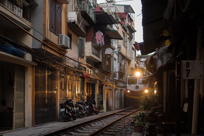 Hanoi On the Tracks Photo Tour - Hanoi’s Railway District Before the Cafes Open