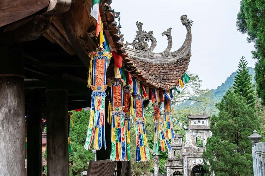 Hanoi: Perfume Pagoda - Yen Stream Boat Ride, Lunch & Cave - From Hanoi streets to Yen Stream