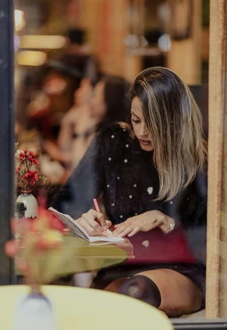 Hanoi Private Photoshoot – Iconic Spots & Hidden Gems - Posing help, ao dai and feeling at ease