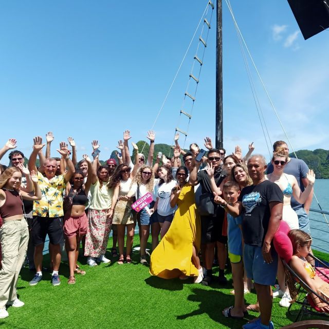 Hanoi: Roundtrip Halong Bay Islands, Caves, Kayaking & Lunch - Who will enjoy this day trip