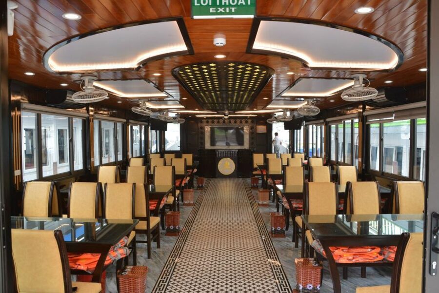 Hanoi: Roundtrip Halong Bay Islands, Caves, Kayaking & Lunch - What the schedule means in practice