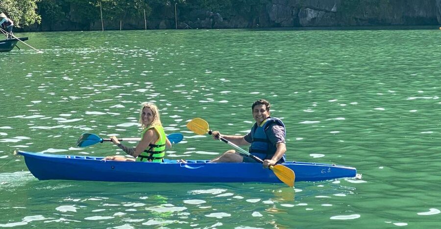 Hanoi: Roundtrip Halong Bay Islands, Caves, Kayaking & Lunch - Lunch and the first views from the boat