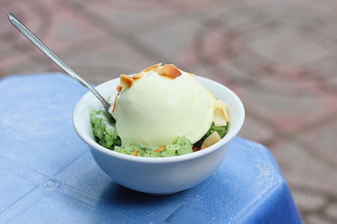 Hanoi Street Food: Small Group Walking Tour with Real Foodie - Who should book this food walk?